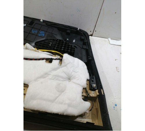 Обшивка двери передняя правая