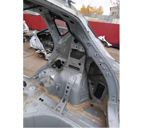 Крыло заднее правое