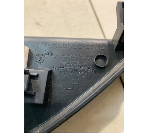 Накладка торпедо(левая)