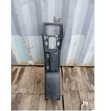 Центральная консоль с подлокотником