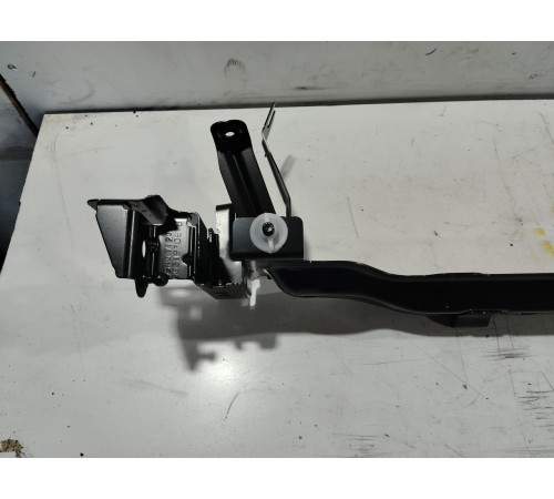 Кронштейн(крепление) шторки багажника