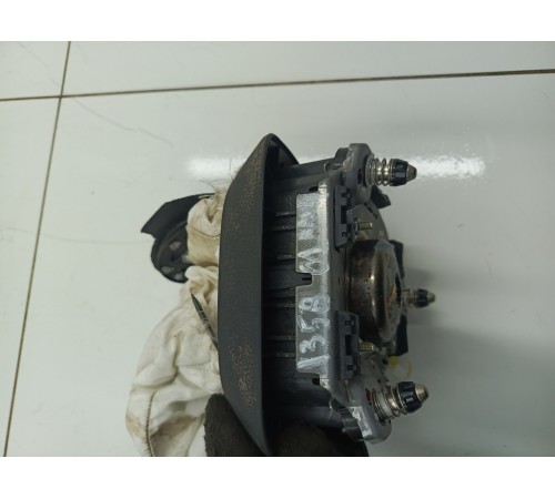 Подушка безопасности водителя