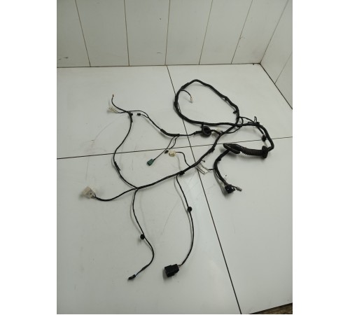 Электропроводка крышки багажника