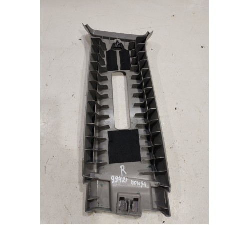 Обшивка центральной стойки(правая верхняя)