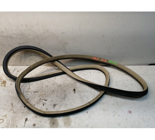 Уплотнитель двери передний левый