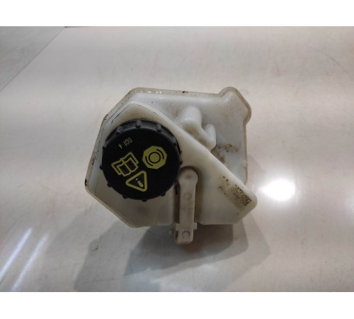 Бачок главного тормозного цилиндра