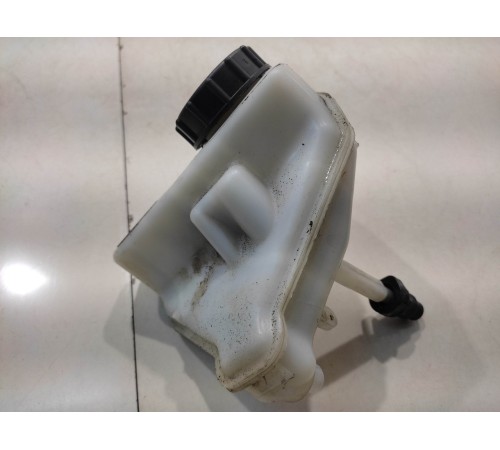 Бачок главного тормозного цилиндра