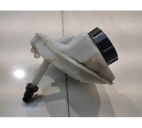 Бачок главного тормозного цилиндра