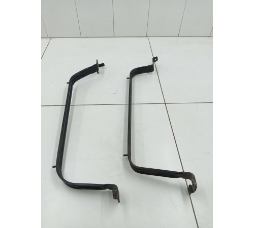 Петли крепления бензобака