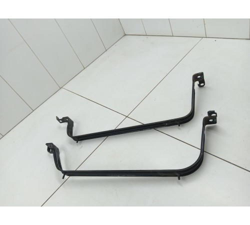 Петли крепления бензобака