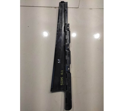 Накладка двери (задняя правая)