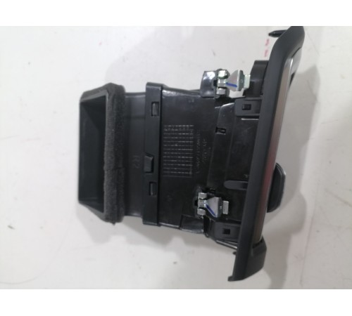 Воздушный дефлектор передний правый