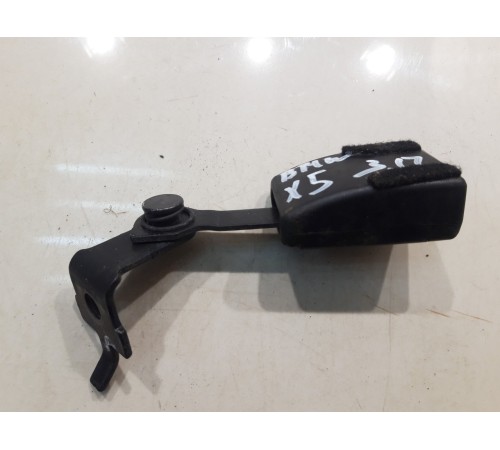 Ответная часть ремня безопасности(задняя правая)