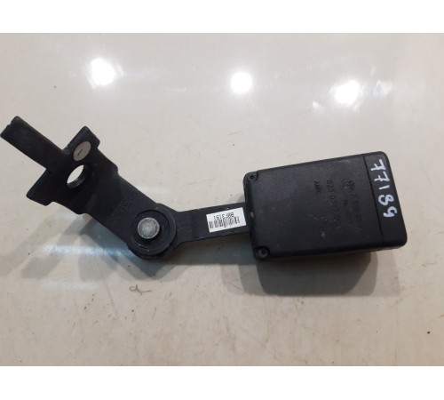 Ответная часть ремня безопасности(задняя правая)