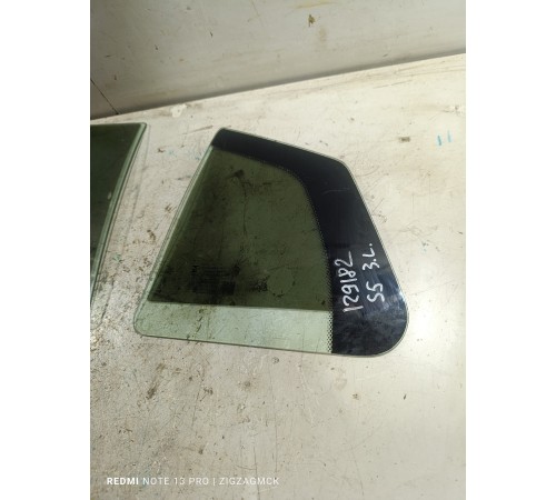 Форточка двери задняя левая