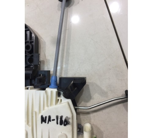 Замок двери (задний, левый)