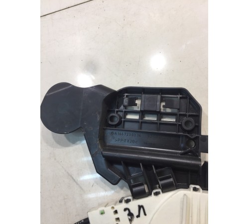 Замок двери (задний, левый)