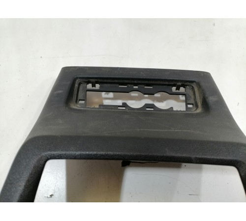 Накладка центральной консоли задняя