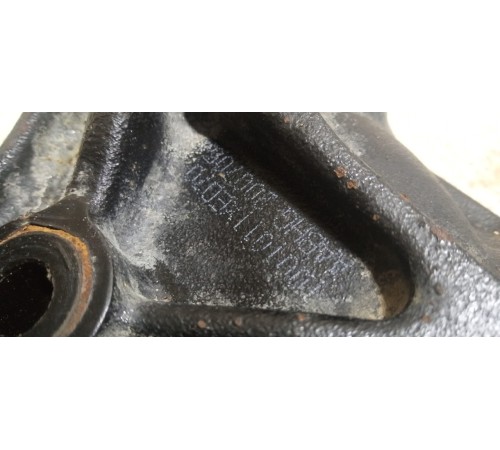 Кронштейн Опоры двигателя левый