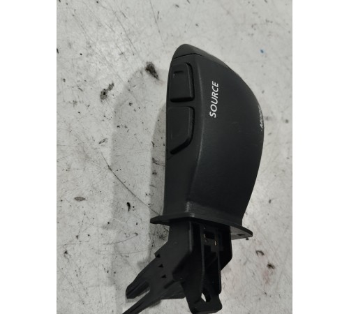 Подрулевой переключатель (лепесток) правый