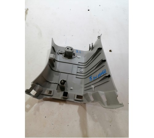 Накладка багажника левая верхняя