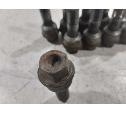 Комплект колесных болтов (10 шт.)