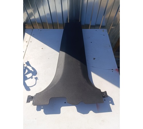 Обшивка центральной стойки правая нижняя