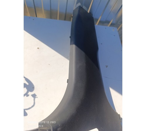 Обшивка центральной стойки правая нижняя