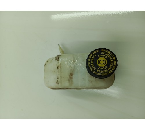 Бачок расширительный тормозной жидкости