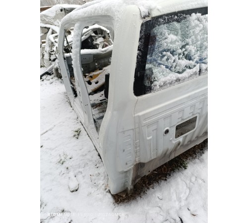 Задняя стойка левая