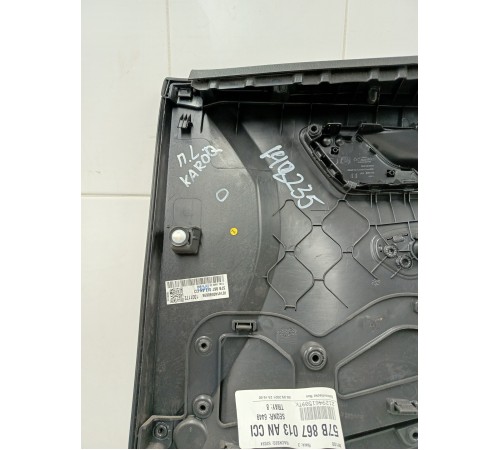 Обшивка двери передняя левая