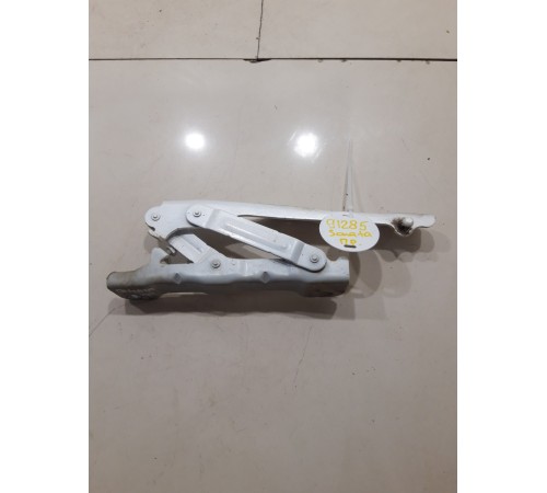 Петля капота(правая)