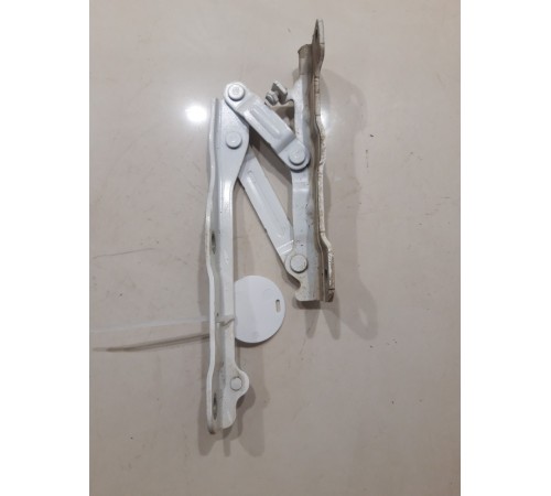 Петля капота(правая)