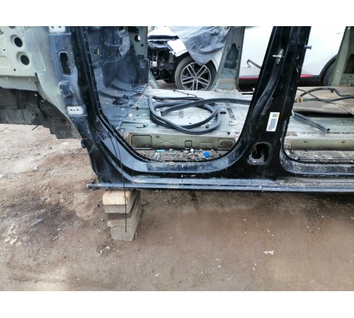 Порог со стойкой левый