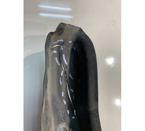 Пыльник крыла (передний, правый)