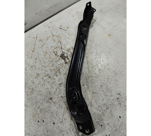 Планка кронштейн фары передней панели правый