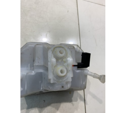 Бачок главного тормозного цилиндра