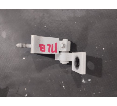 Петля двери(передняя левая верхняя)