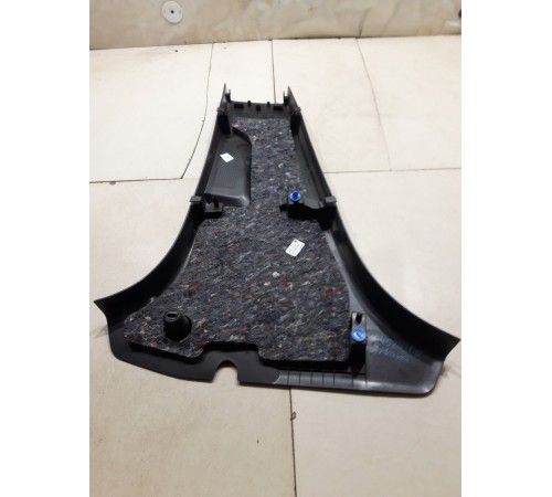 Обшивка центральной стойки(правая нижняя)