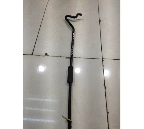 Держатель капота