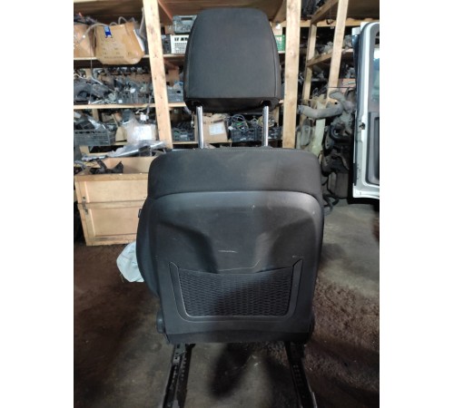 Сиденье переднее левое