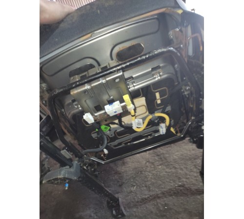 Сиденье переднее левое