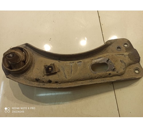 Рычаг продольный (задний, правый)