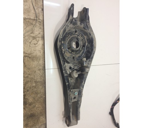 Рычаги подвески задний левый под пружину