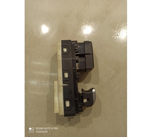 Кнопка стеклоподъемника (передняя, правая)