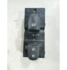 Кнопка стеклоподъемника передняя левая