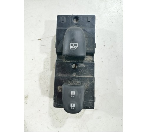 Кнопка стеклоподъемника передняя левая