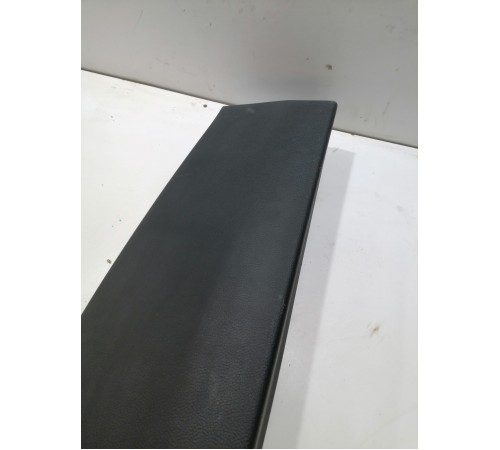 Обшивка крышка багажника верхняя