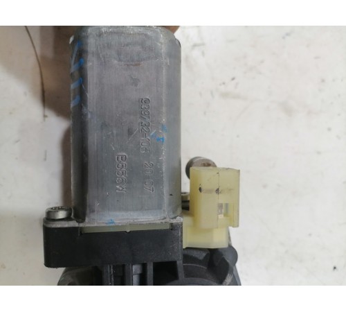 Моторчик регулировки переднего правого сиденья