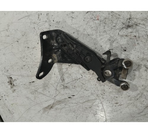 Направляющая правой сдвижной двери нижняя